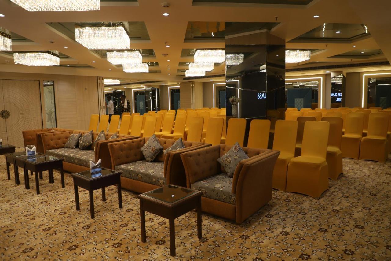 The Royal Class Hotel 괄리오르 외부 사진