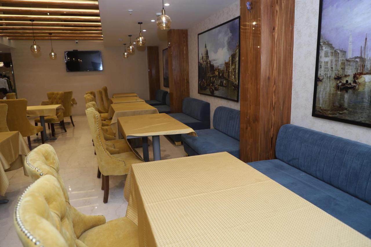 The Royal Class Hotel 괄리오르 외부 사진
