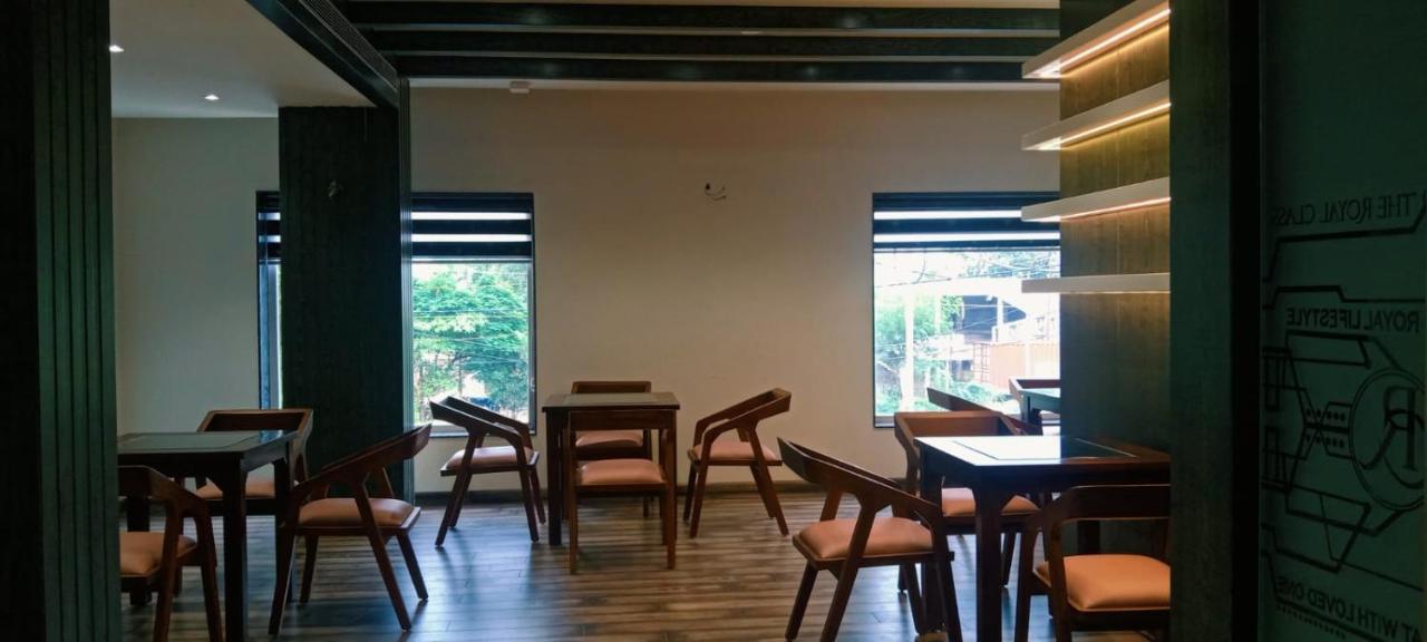 The Royal Class Hotel 괄리오르 외부 사진