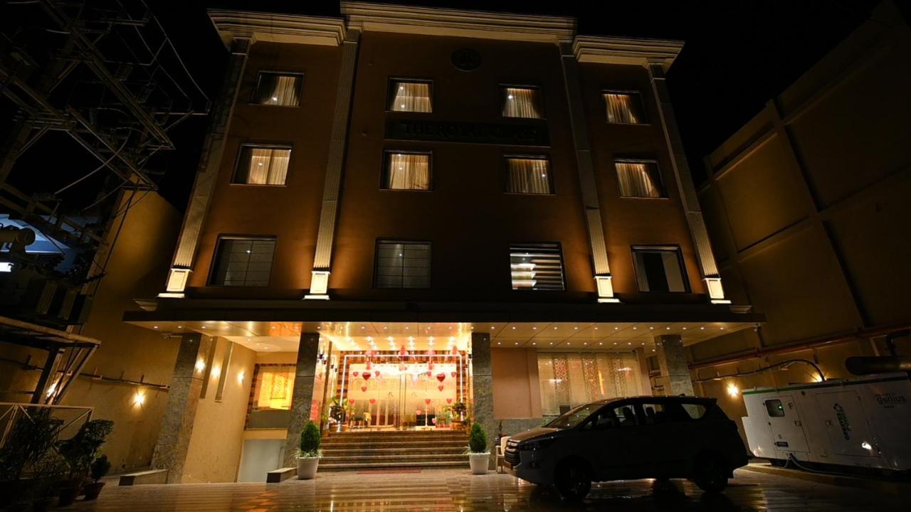The Royal Class Hotel 괄리오르 외부 사진