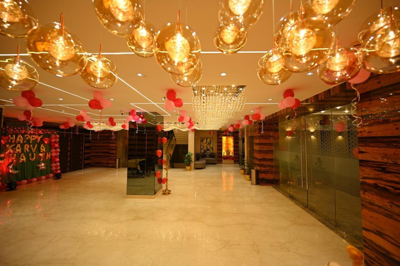 The Royal Class Hotel 괄리오르 외부 사진