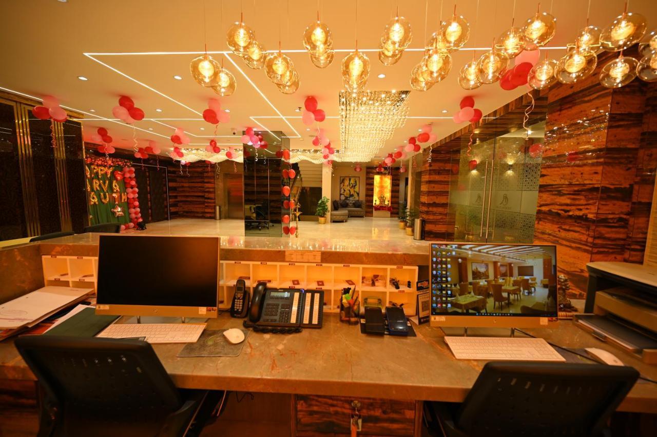 The Royal Class Hotel 괄리오르 외부 사진