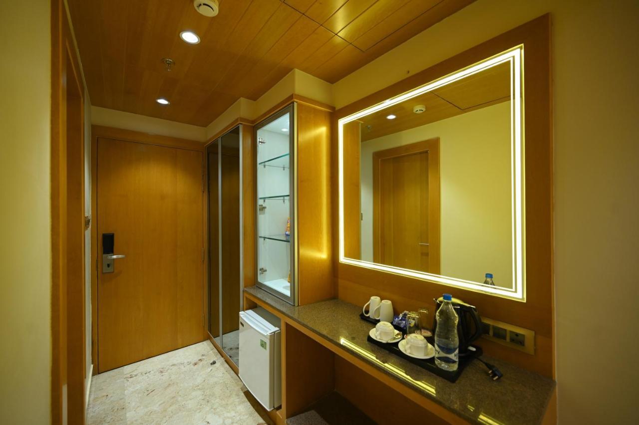 The Royal Class Hotel 괄리오르 외부 사진